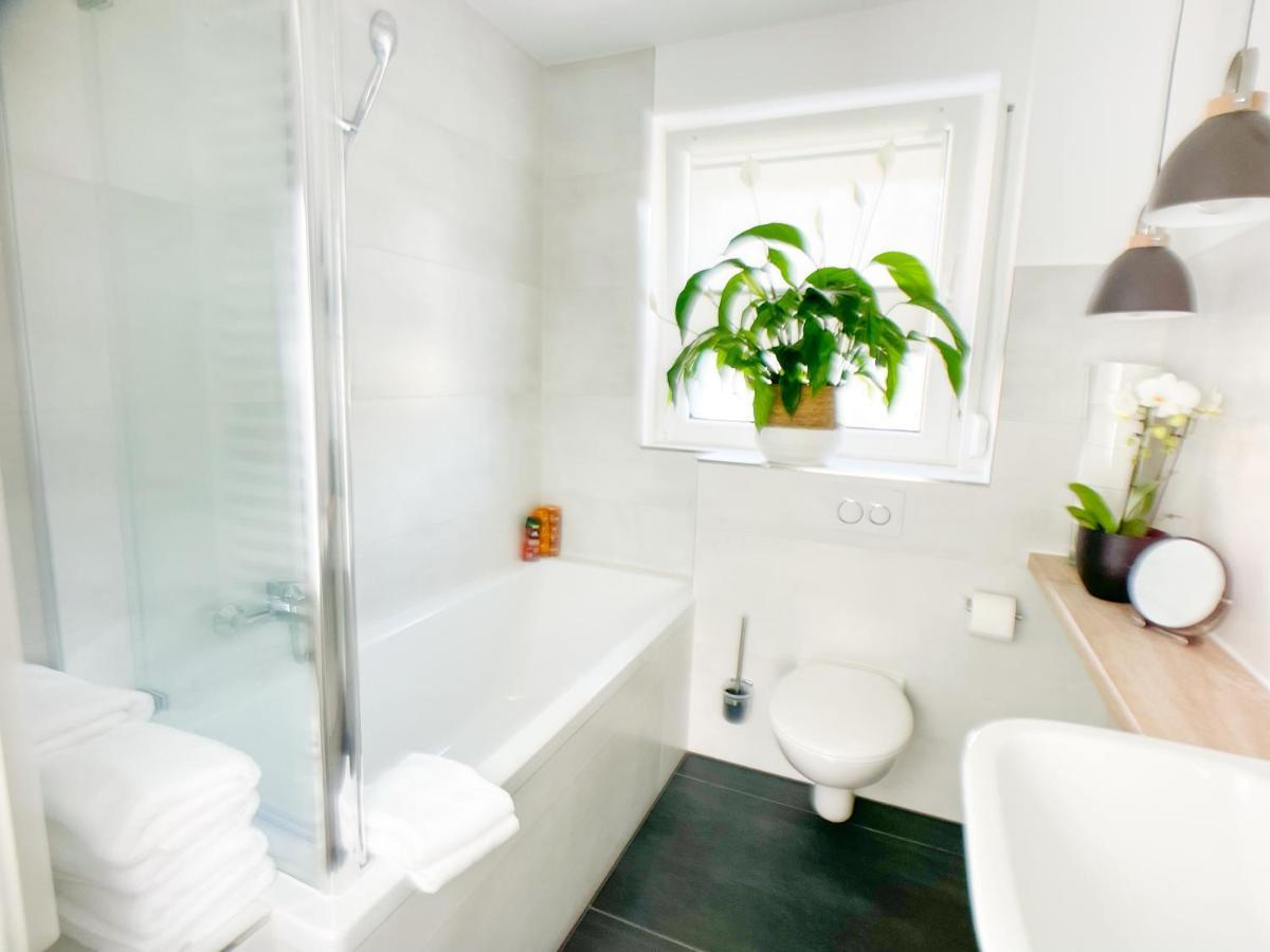 Apartment M-style 01 Mit Terrasse Und Gasgrill, 24h Self-check-in, Free Parking, Netflix *